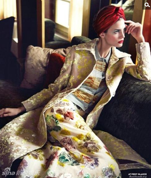 王妃、顶级超模肯德拉-斯皮尔斯登上泰国版《Vogue》杂志5月刊封面