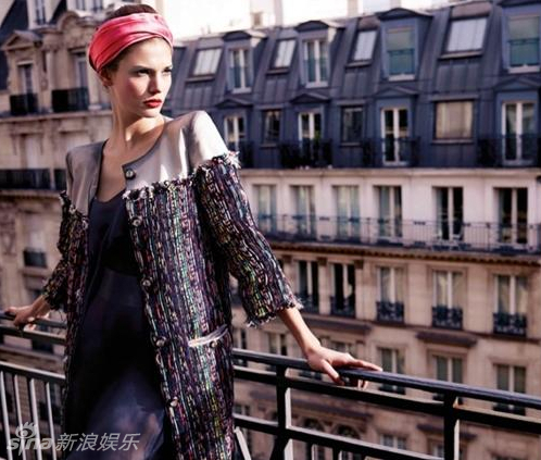 王妃、顶级超模肯德拉-斯皮尔斯登上泰国版《Vogue》杂志5月刊封面