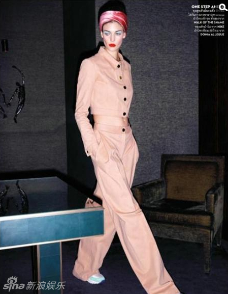 王妃、顶级超模肯德拉-斯皮尔斯登上泰国版《Vogue》杂志5月刊封面