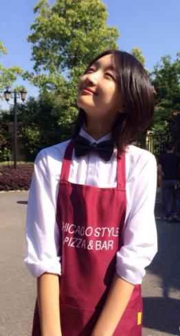 周冬雨变“童工”送披萨 获赞：纯的无话可说