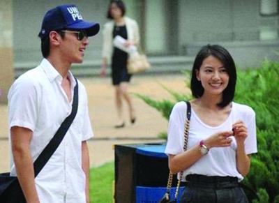 高圆圆房车内苦等男友4小时 赵又廷摸头安抚