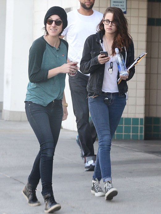 曝暮光女爱上女人 紧黏中性帅气新欢