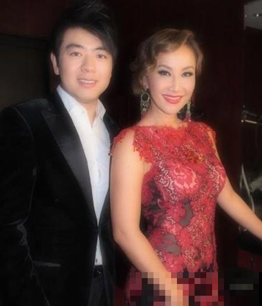 叶一茜刘诗诗范冰冰 2013惊艳透视裙吸睛的女星