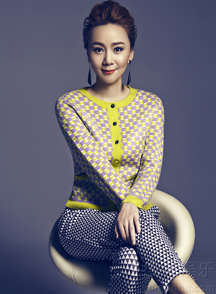  王一楠时尚大片秀美腿 魅力尽显御姐范十足 