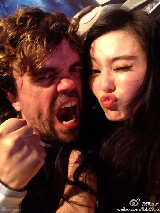 范冰冰晒与休-杰克曼、彼特·丁拉基搞怪合影