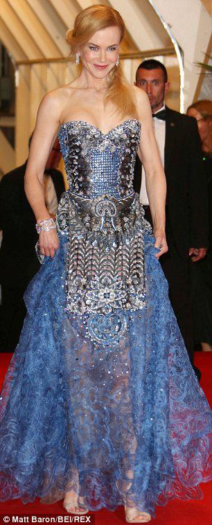 妮可 基德曼戛纳电影节大厅内大秀舞姿