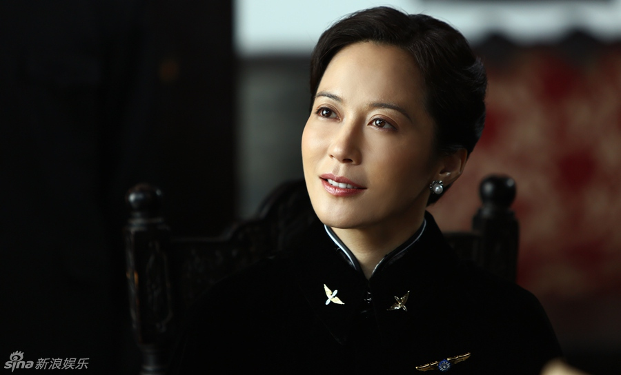 俞飞鸿饰宋美龄 