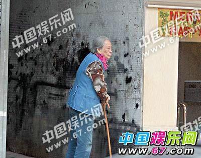 成龙拒认兄弟刘德华大姐窘迫 揭秘凄惨落魄的明星家人
