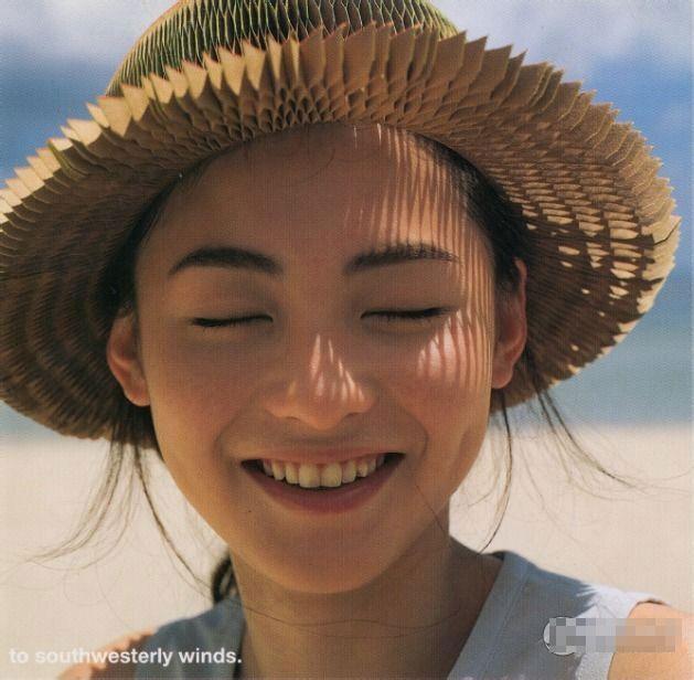 张柏芝19岁写真照曝光 青春无敌美翻众人