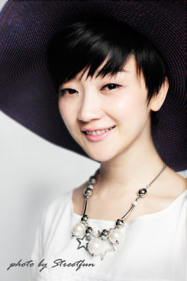 张瑶夏日风写真浅笑清甜可人