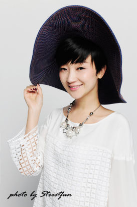 张瑶夏日风写真浅笑清甜可人