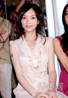 阿娇章子怡刘亦菲 惨遭成龙父子潜规则的女星 阿娇章子怡刘亦菲 惨遭成龙父子潜规则的女星