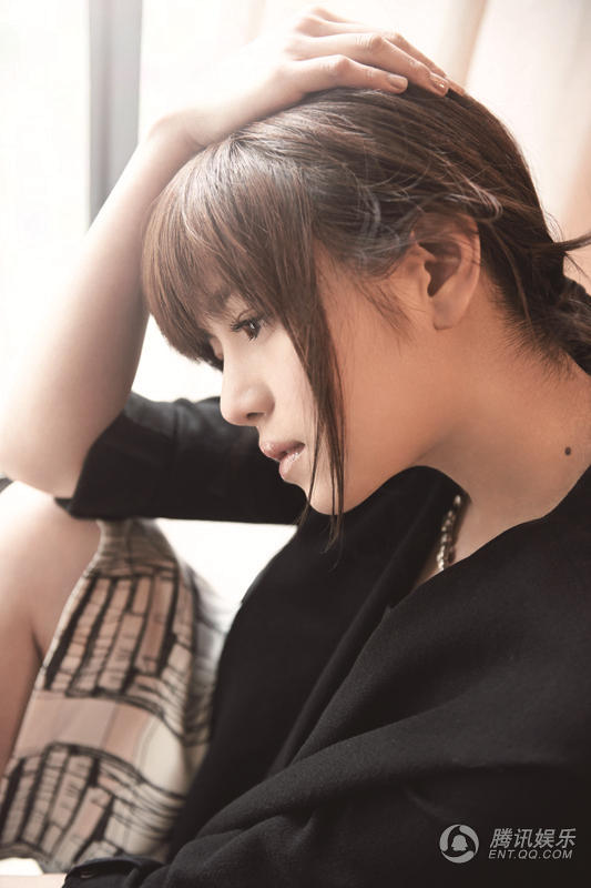 陈妍希美照大翻身 戏谑自嘲“想当女神经”