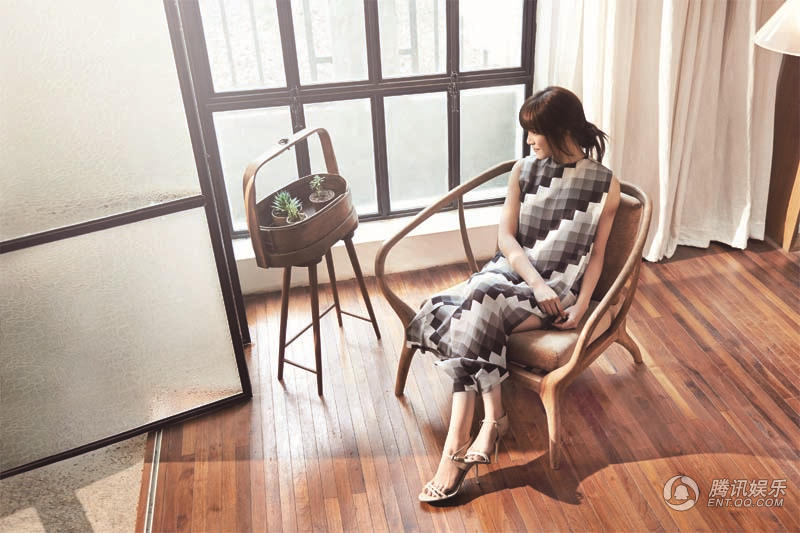 陈妍希美照大翻身 戏谑自嘲“想当女神经”