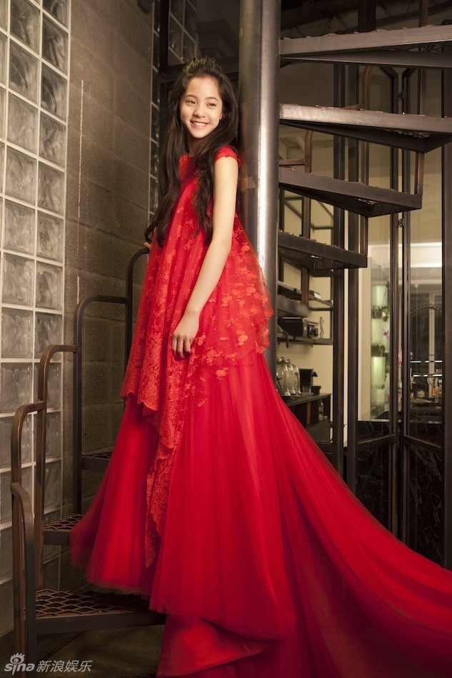 　　欧阳娜娜被赞最年轻的大提琴演奏家