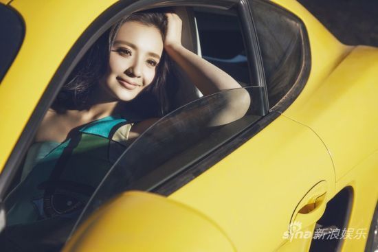 孙茜气质优雅迷人