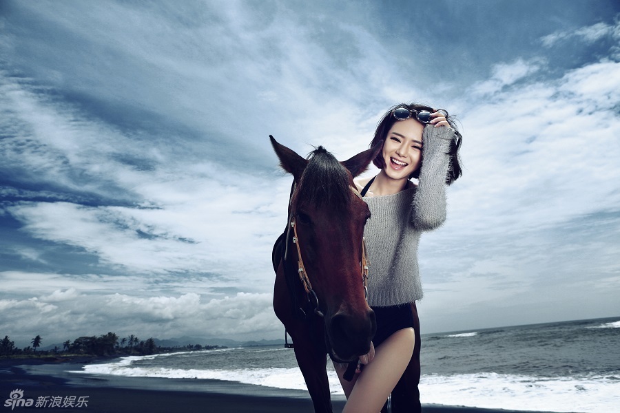     戚薇大秀黄金比例