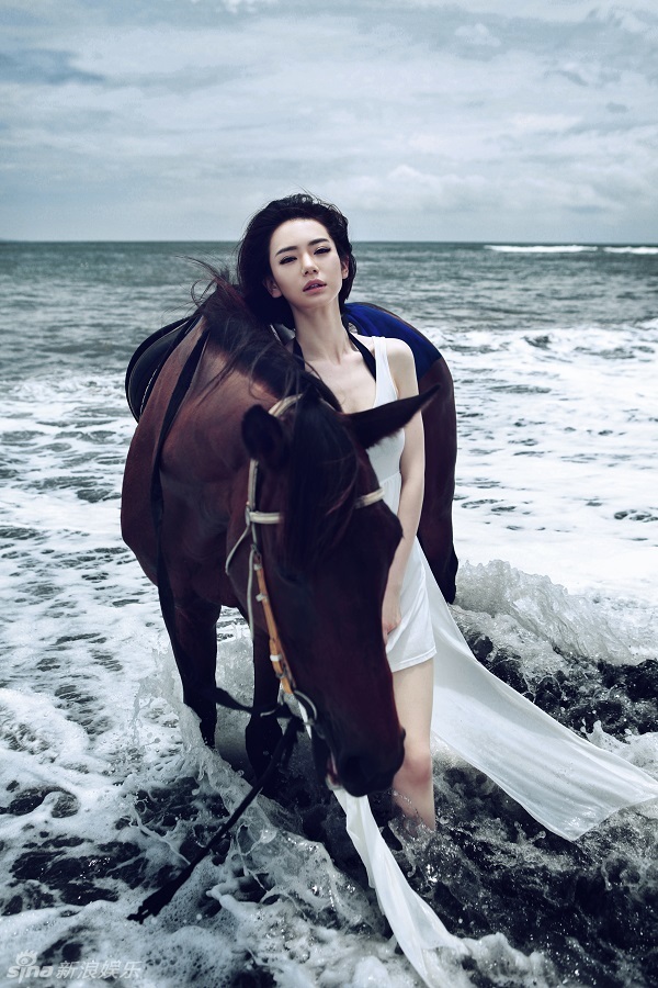     戚薇大秀黄金比例