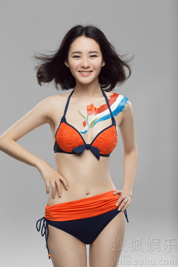     刘滢化身足球宝贝写真曝光 清纯性感完美释放