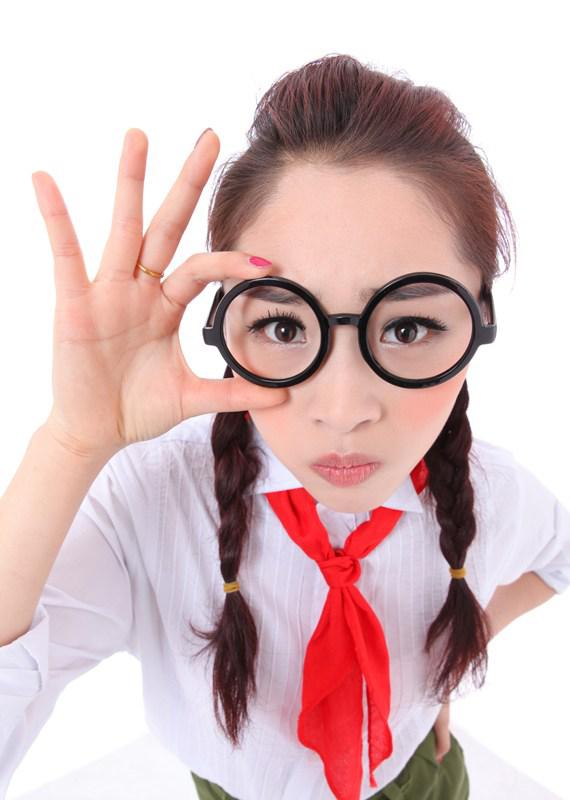 好舞蹈女学员双人舞疑真空上阵 尴尬凸点