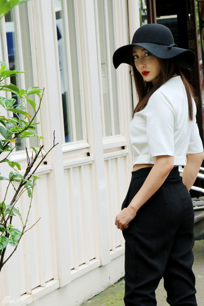 　　杜若溪复古红唇