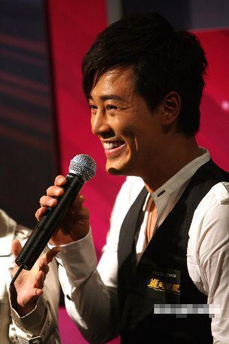 富二代明星奋斗史：小贝儿子端盘子林峰跑龙套