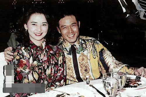 胡慧中被爆与黑帮老大唐重生曾有一段短暂婚约