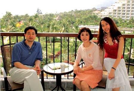 龚雪幸福的一家三口