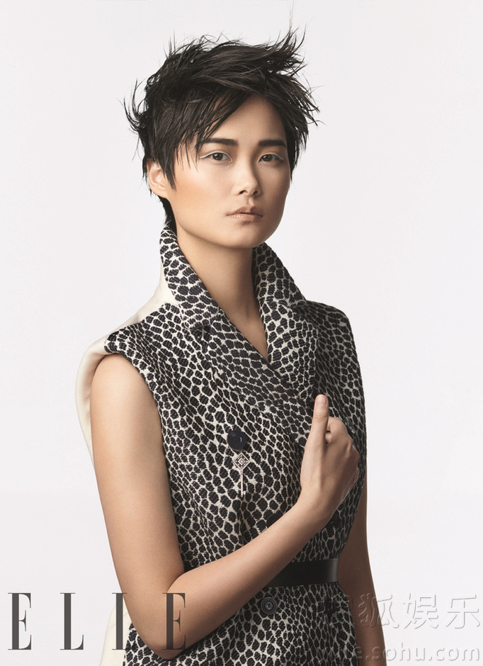     李宇春魅惑封面大片曝光 动静皆宜低调奢华