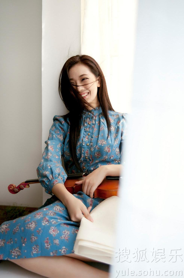     菅韧姿“初见”之美乍现 欲奏青春“幻想曲”