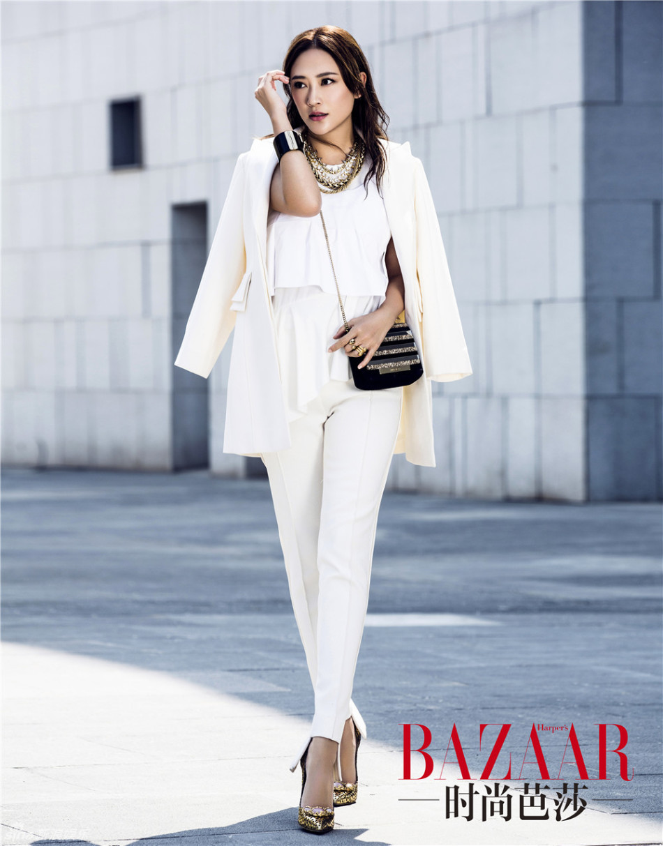     应采儿产后复出演律师