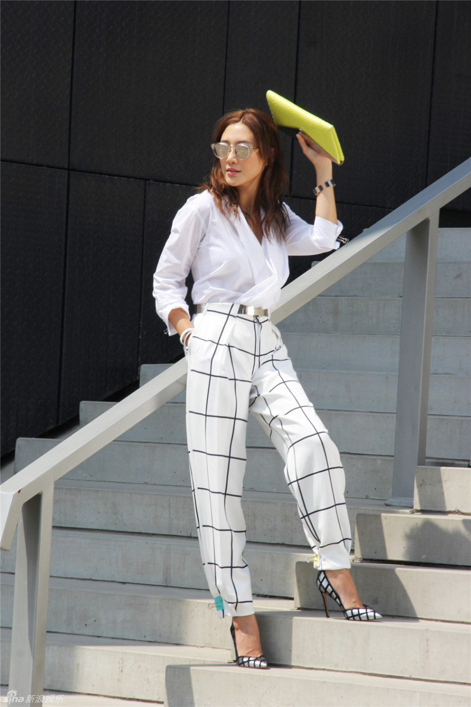     应采儿产后复出演律师