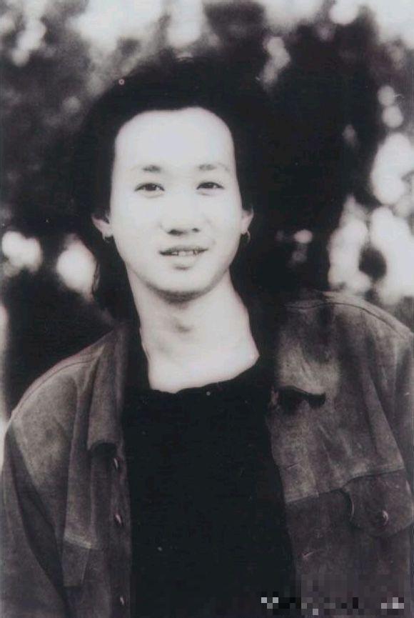 黄家驹逝世二十一周年 海量旧照回顾其成长轨迹