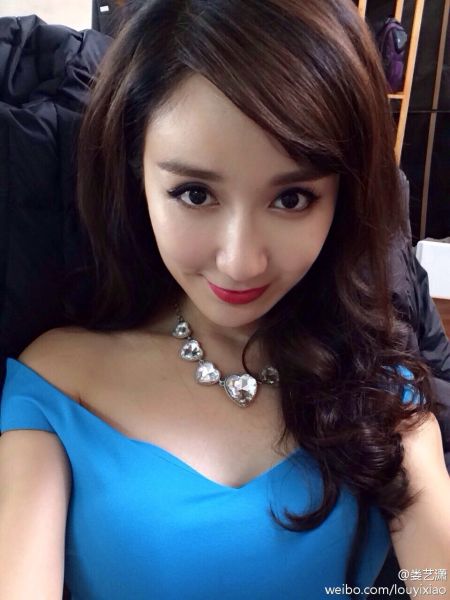 红唇性感变身万人迷