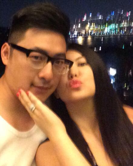 李湘献吻王岳伦秀恩爱