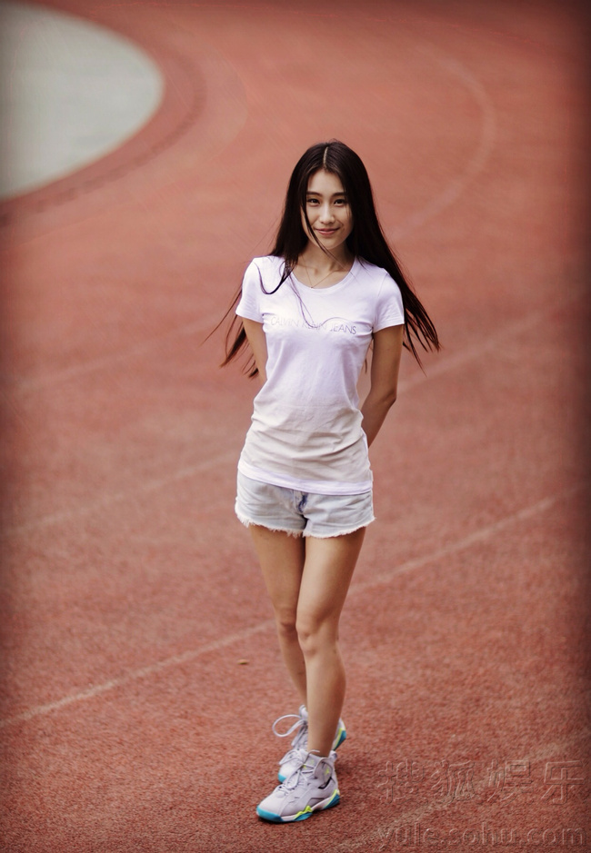     王婉中素颜毕业照曝光 不要惊艳出众只要真实