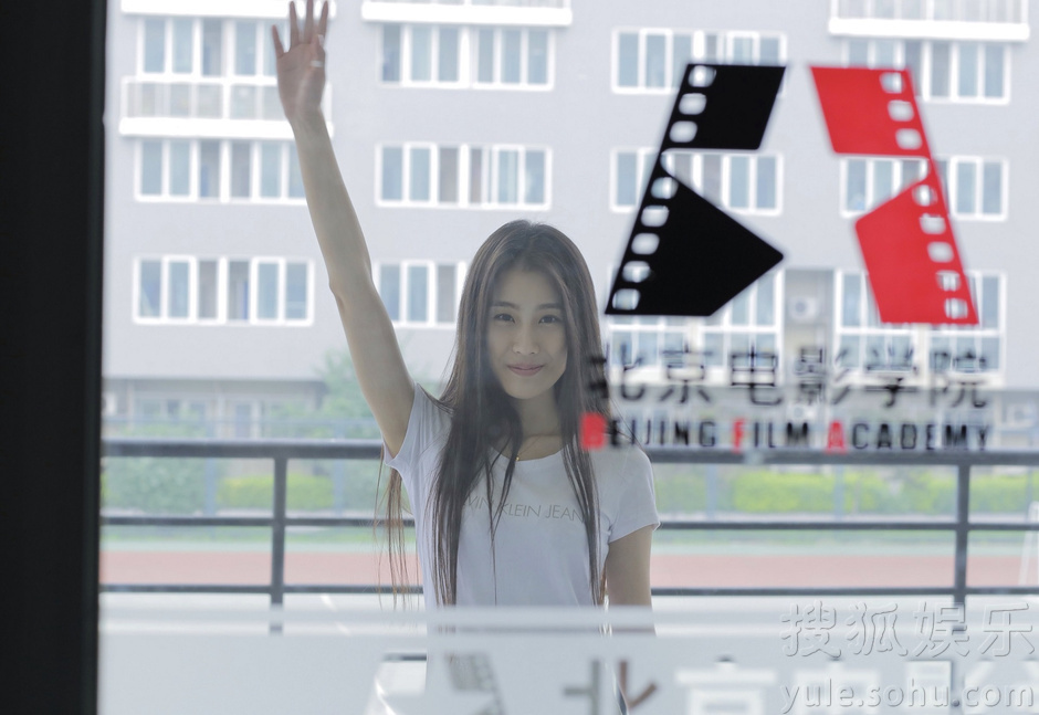     王婉中素颜毕业照曝光 不要惊艳出众只要真实