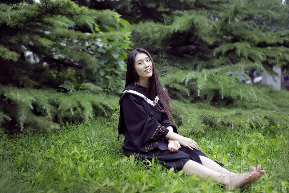     王婉中素颜毕业照曝光 不要惊艳出众只要真实