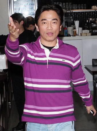 张柏芝再出车祸 7岁半大儿子Lucas坐车头