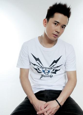 张柏芝再出车祸 7岁半大儿子Lucas坐车头