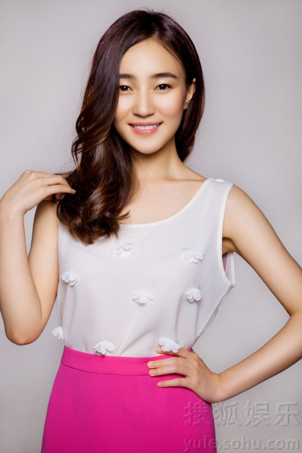     焦俊艳油画风格大片曝光 