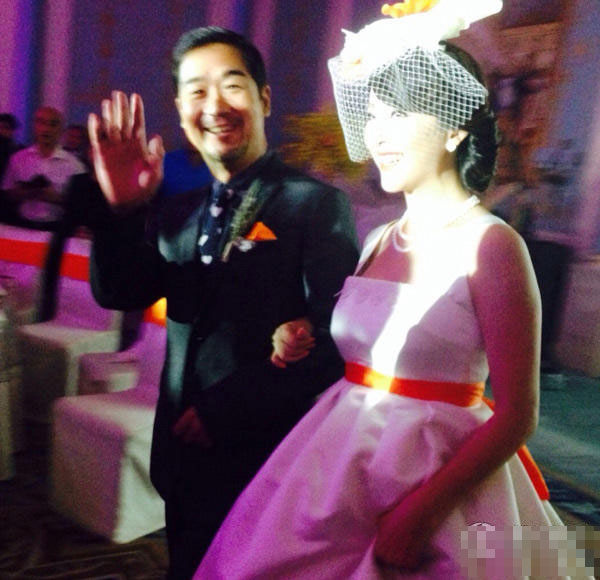 演员黄小蕾与老公38天闪婚 张国立当证婚人