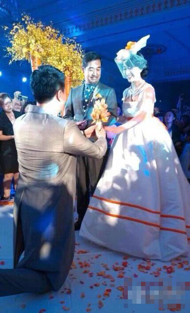 演员黄小蕾与老公38天闪婚 张国立当证婚人