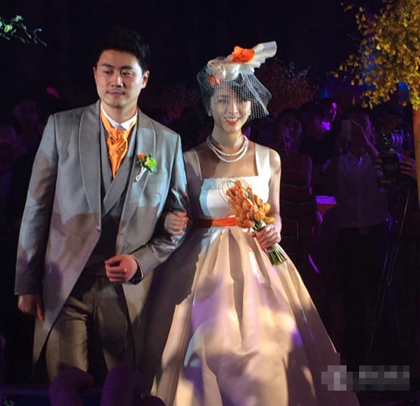 演员黄小蕾与老公38天闪婚 张国立当证婚人