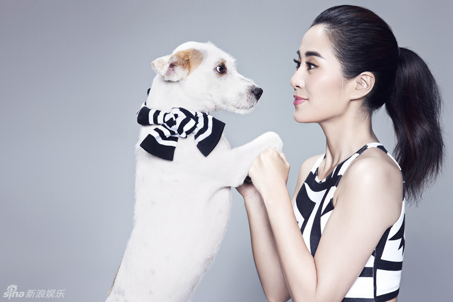     叶璇俏皮又性感