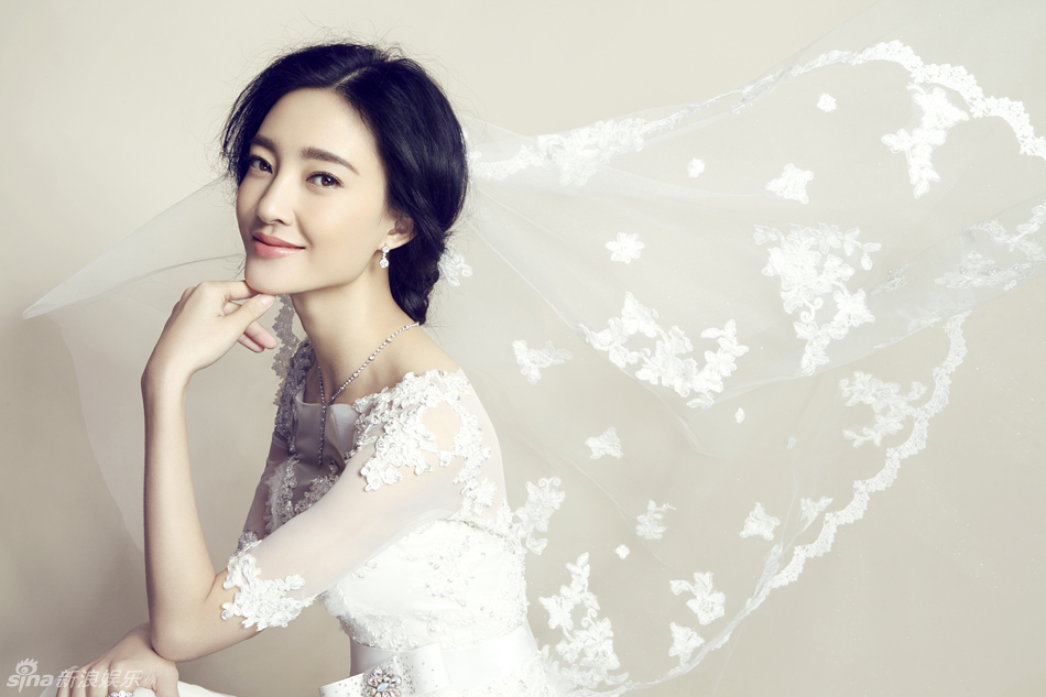     王丽坤纯净优雅