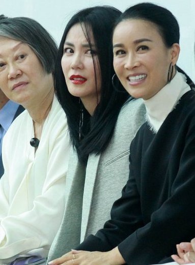 王菲那英同场搞怪热聊