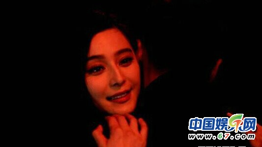 谢霆锋范冰冰暧昧画面全揭秘 男方太矮遭女神嫌弃