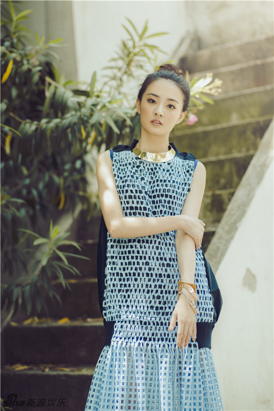 徐璐潮流街拍曝光 演绎当“夏”时尚元素