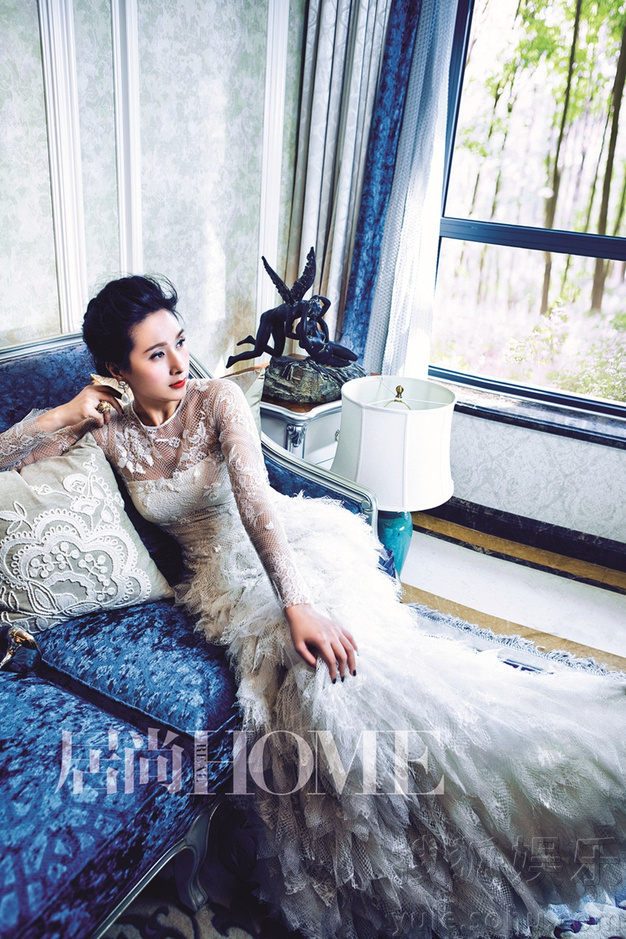     杨恭如荣登时尚杂志封面 演绎高贵典雅女人味